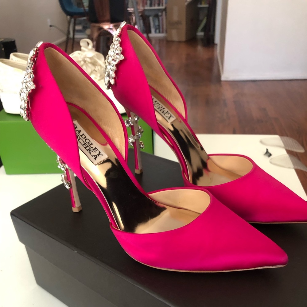 Badgley Mischa vogue crystal embellished pump